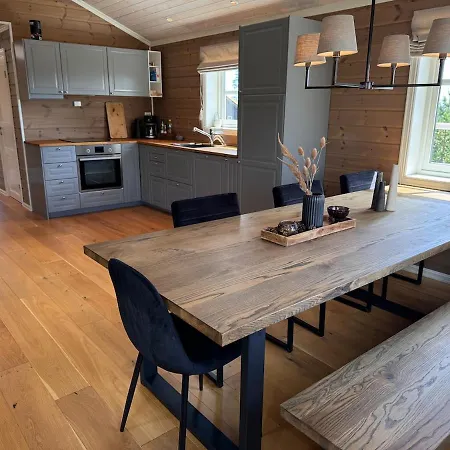 Flott Familiehytte Til Leie Budor Feriehus Loten